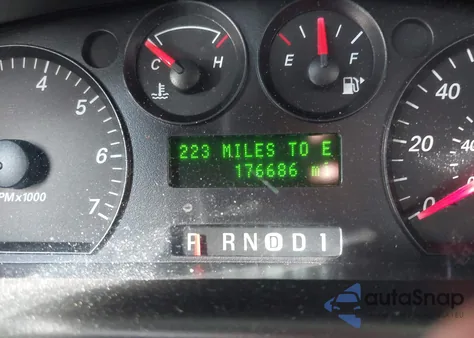 2004 Ford Taurus Ses z USA, uszkodzony, nr VIN 1FAFP55S74G160229